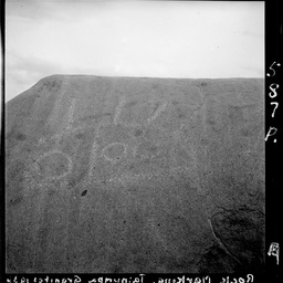 Rock markings, The Granites, N.T.